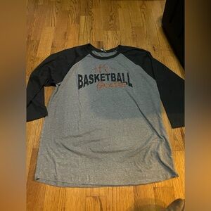 Gray and Black w/ glitter Basketball Grandma Graphic Raglan Tee sz Large